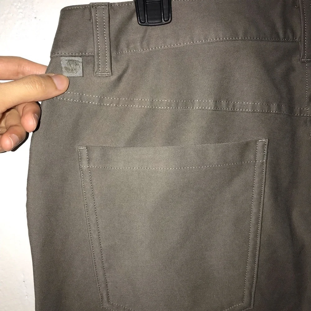 Lululemon Size 33x31 Mens ABC Warpstreme Classic Fit Reflective Pants Grey, Golf